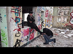 Play MP4 - He loves her black stockings feet