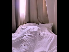 Play MP4 - Fez um boquete escondido em segredo para seus pais n&atilde;o verem