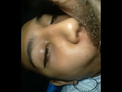 Play MP4 - Solzinha n&atilde;o se cansa de mamar&period; Ela mamou o pentelhudo depois do trabalho&comma; ela mostra o que a sua gargantinha &eacute; capaz de fazer