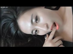 Play MP4 - Asian brunette getting naked and playing herself