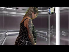 Play MP4 - Minha vizinha gr&aacute;vida gostasa fez um boquete dentro do elevador do nosso condom&iacute;nio gozei nela todinha &excl;