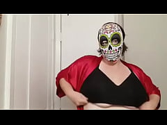 Play MP4 - All hollows eve titties