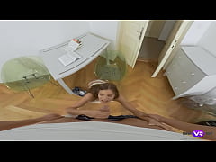 Play MP4 - TmwVRnet&period;com - Sarah Kay - Hottie focuses on her lad's cock