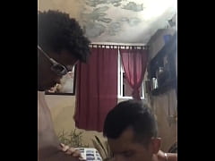 Play MP4 - Maloka casado esperou a mulher sair pra meter comigo na encolha