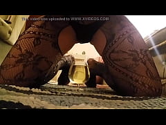 Play MP4 - Piss and drink
