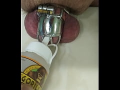 Play MP4 - Gluing my penis to my chastity cage