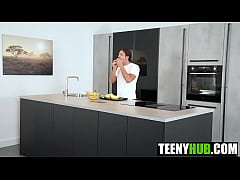 Play MP4 - I Never Thought Sharing a Bed Would Lead to This Luna Bbunny&comma; Joe Di Marco