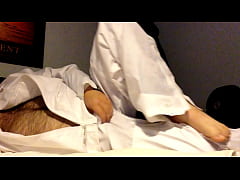 Play MP4 - Nike white wind suit 2