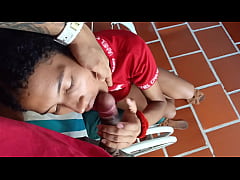 Play MP4 - Flaca traviesa y cachonda de buenas tetas me da la mejor mamada de mi vida