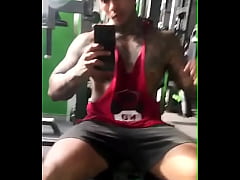 Play MP4 - entrenandodime que te gustaria verme hacer en el gimnasio &quest;
