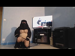 Play MP4 - upskirt muslima veiled big boobs