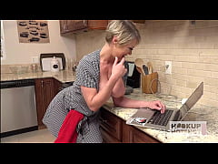 Play MP4 - Hot Blonde Dee Williams Loves Young&comma; Tough & Blond Dicks Raw&excl;