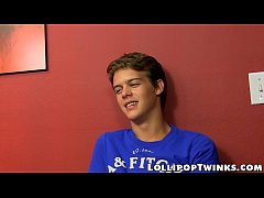 Play MP4 - Twink enjoys his lollipop while ass banging his partner