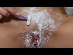 Play MP4 - Beautiful blonde with natural tits shaves pussy&excl; POV&excl;