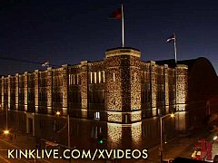 Play MP4 - Brunette masturbating