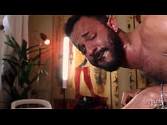 Play MP4 - fui fazer massagem e acabei levando rola do massagista