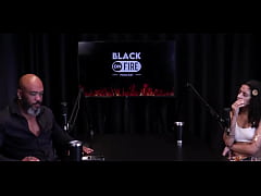 Play MP4 - Gosta de gordas&comma; quer continuar solteira&comma; est&aacute; louca pra dar o cu&comma; e o vibrador que a m&atilde;e lhe deu&period;&period;&period; - Bibi Hourani &lpar;WATCH ON&colon; SHEER&sol;RED&rpar;