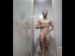 Play MP4 - Me doy una DUCHA caliente mientras muestro mi cuerpo y mi gran POLLA