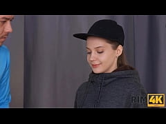 Play MP4 - RIM4K&period; Guy buys phone and asslicking by the delivery girl is a bonus