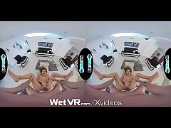 Play MP4 - WETVR Lucky Hung Creep Virtual Reality Bathing Fuck And Creampie