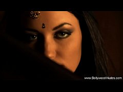 Play MP4 - Make Us Feel Erotic Tonight