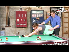 Play MP4 - Deutsche kurvige dicke titten schlampe fickt auf dem billard tisch
