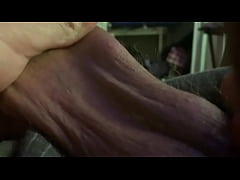 Play MP4 - Looney tunes showing his huge stretchy balls