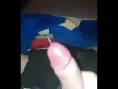 Play MP4 - Respondiendole con leche a un putito que me mando su video abriendo la cola