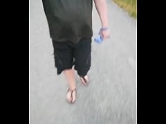 Play MP4 - Morgens mit Nylonf&uuml;&szlig;en in Birkenstocks unterwegs