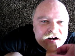 Play MP4 - swallowing cum