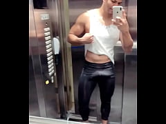 Play MP4 - Gato safado de Recife pau duro no elevador