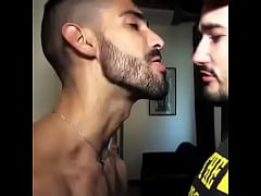 Play MP4 - hot gay kiss and tongue kiss with hot couple