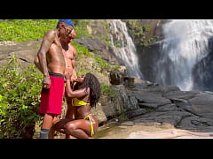 Play MP4 - Sexo na cachoeira do V&eacute;u das Noivas