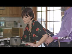 Play MP4 - Sluts Moan&comma; Family Ignores - Jessica Ryan&comma; Jack Vegas&comma; Angelina Red &vert; UseTeens