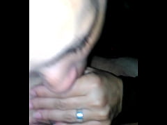 Play MP4 - alba se ahoga comiendo polla