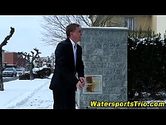 Play MP4 - Glam whore drinks urine