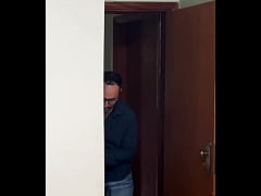 Play MP4 - ESTILISTA AFEMINADO COMEU A MULHER DO CORNO