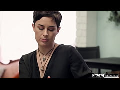 Play MP4 - Ebony babe has 1st time with dyke girl