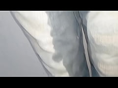 Play MP4 - Pantalones orinados con pa&ntilde;al de tela y doble orgasmo