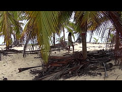 Play MP4 - COUPLE HOLIDAY VIDEO &num;6 - Pissing and BJ in the Rainforest - authentic couple