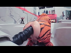 Play MP4 - Butt Girl vs Huge Anal Dildos Cosplay Tigra Pt 1