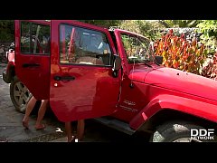 Play MP4 - Babes Niki Sweet & Mea Melone & Wendy Moon & Vanessa Decker share one cock