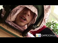 Play MP4 - Latino masturbating