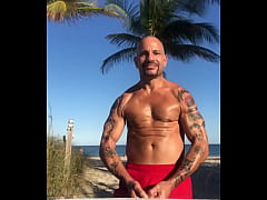Play MP4 - OUTSIDE FLEXING AT BEACH MAXXX LOADZ