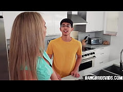 Play MP4 - Diego fucking stepmom