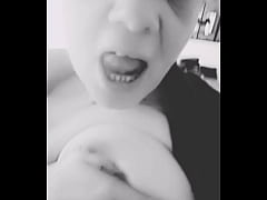 Play MP4 - Tu vient me les lecher