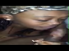 Play MP4 - She can&rsquo;t take it