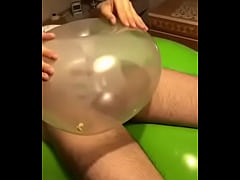 Play MP4 - Geo Donut Ballon Handjob