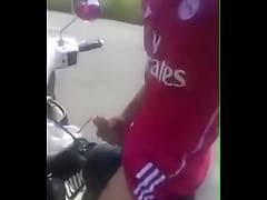 Play MP4 - thu dam ngoai duong mat ghe