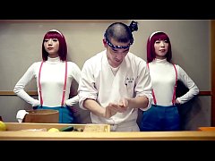 Play MP4 - Avril Lavigne - Hello Kitty